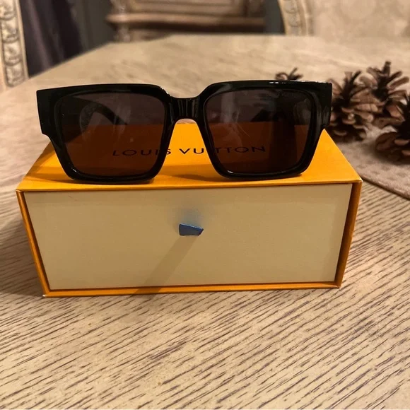 BRAND NEW … Auth. Louis Vuitton Black Sunglasses with Gold Logo, retails $895 - Picture 4 of 6